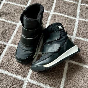 8c Sorel Kids Black Velcro Winter Boots with White Trim